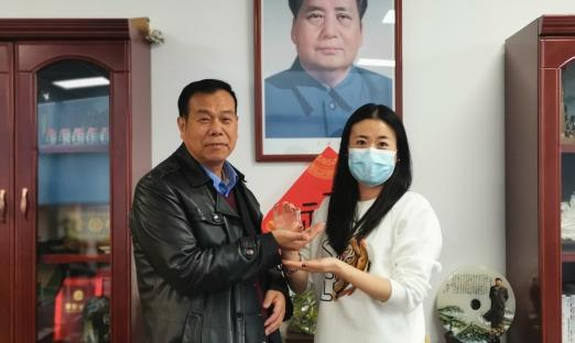通辽1xBET细胞生物科技有限公司喜迎屠呦呦教授团队最新造就青蒿育种  《中康优青1号》